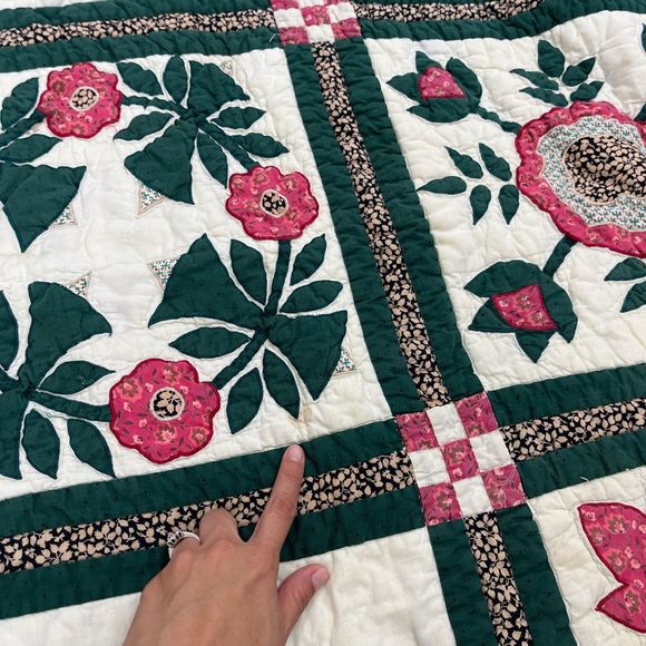 Vintage Impressions Green Floral Quilt Holiday Christmas Rips Stains 57.5" x 48" - Picture 6 of 14